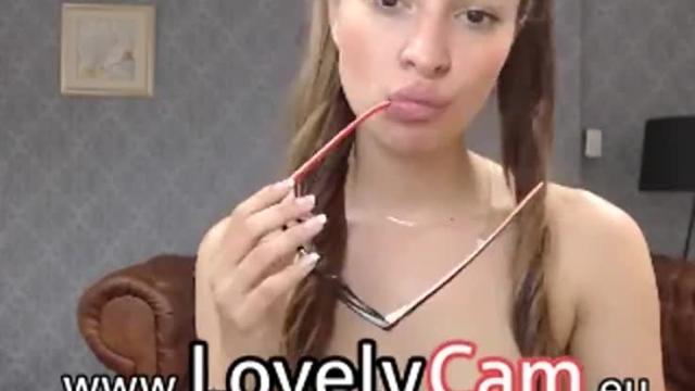 This girl is currently doing is crazy!  www.lovelycam.eu